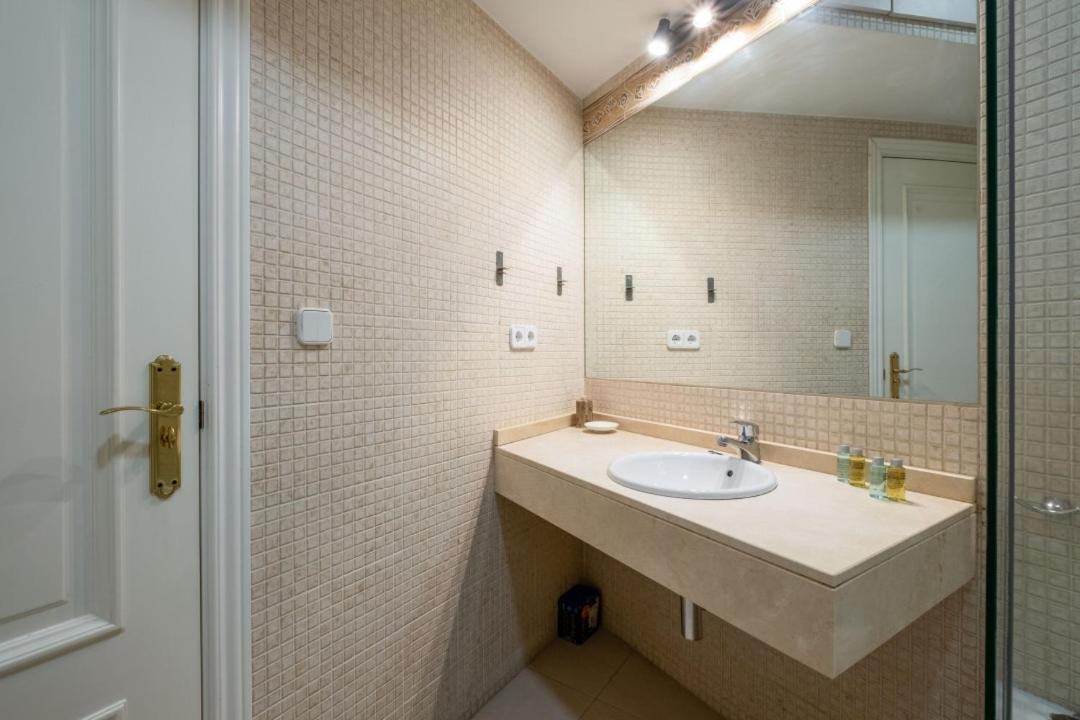 1 Bedroom 1 Bathroom Furnished - Sol - Bright Refurbished - Mintystay مدريد المظهر الخارجي الصورة